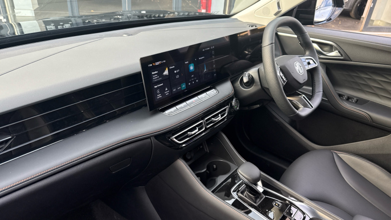 MG HS 1.5 T-GDI Trophy 5dr DCT Petrol Hatchback